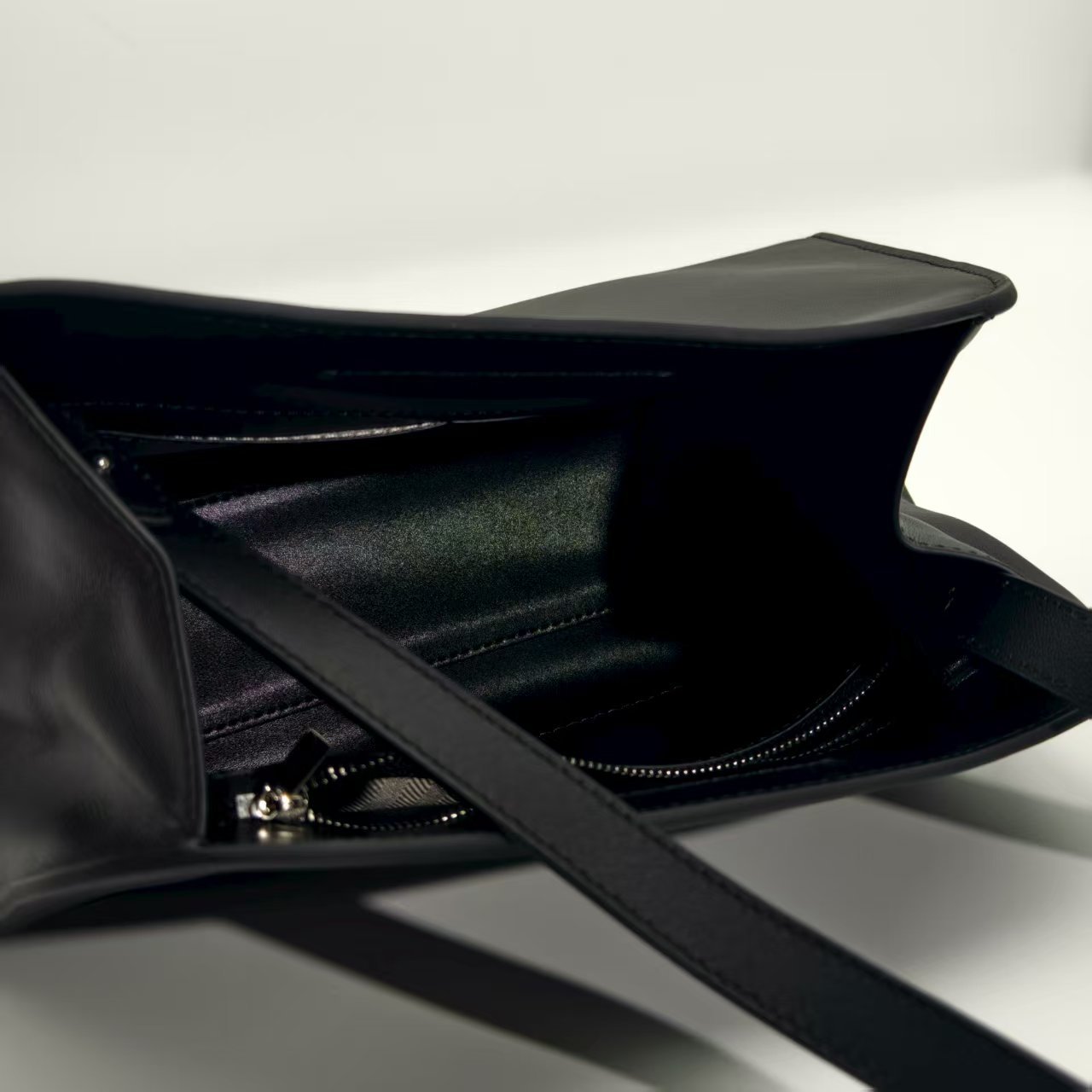 1061753794837_.pic Genuine cowhide hand-sewn lipstick bag, super soft texture, women's crossbody bag, shoulder bag, magnetic patch bag buckle design, simple and lightweight - Image 6