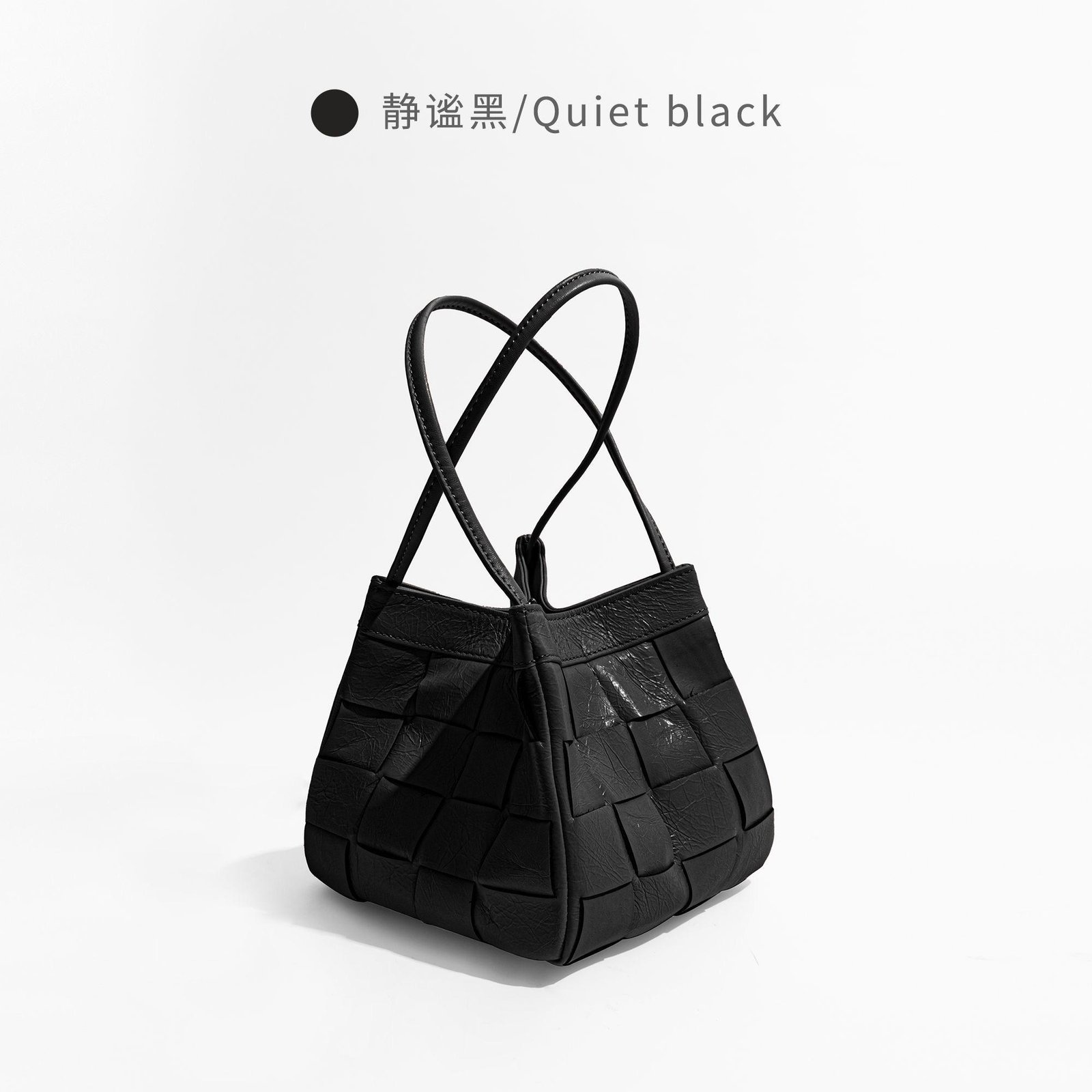 21c66c68b14f40b9ac637eebd6e324e3~tplv-aphluv4xwc-origin-jpeg Reflective woven textured triangle shoulder strap and crossbody bag with matching patent leather belt Silver everyday casual travel bag - Image 2