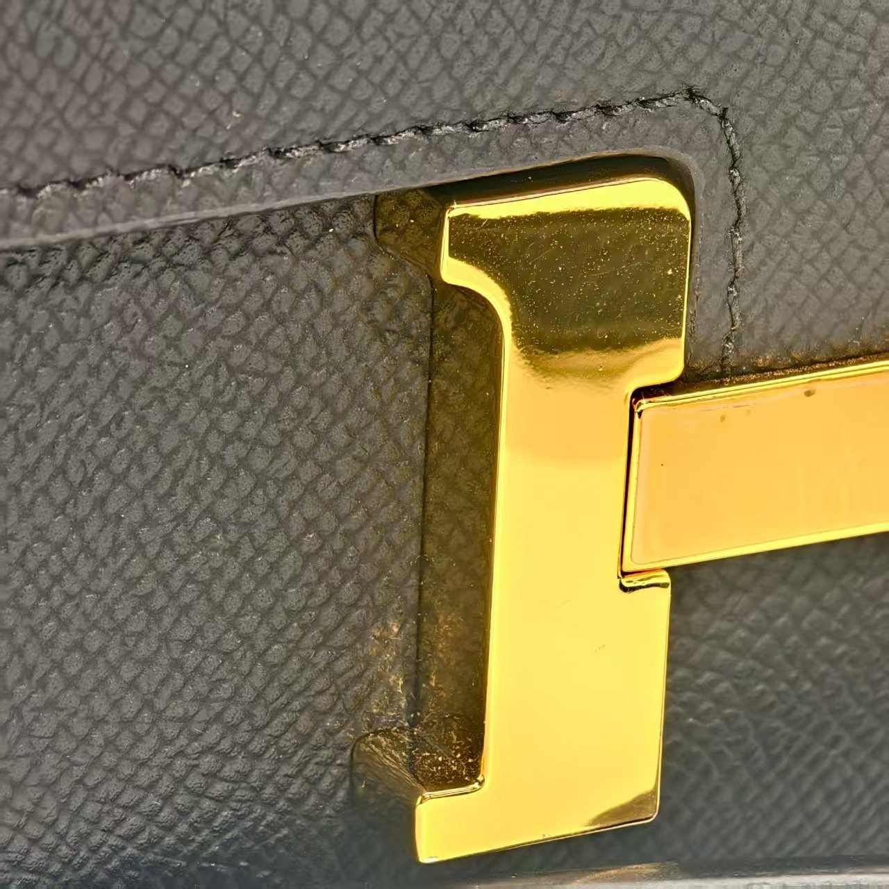 constance size 19 black genuine leather epson texture women's shoulder crossbody bag super textured metal buckle small and exquisite design to meet the women's daily travel to attend parties and weekend dates first choice match constance size 19 black genuine leather epson texture women's shoulder crossbody bag super textured metal buckle small and exquisite design to meet the women's daily travel to attend parties and weekend dates first choice match